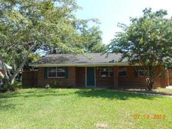 105 Bryant St, Ocean Springs, MS 39564 