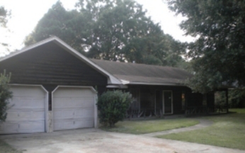 327 Red Oak Drive, Jackson, MS 39212 