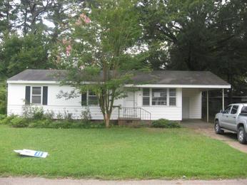 208 Mchall Dr, Columbus, MS 39702 