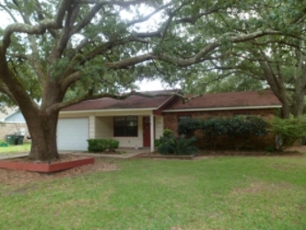 8601 Neptune Ave, Ocean Springs, MS 39564 