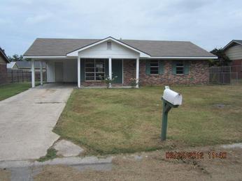 2245 Hickory Dr, Greenville, MS 38701 