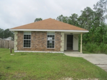 805 Sycamore St, Waveland, MS 39576 
