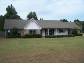 49 Pinewood Dr, Columbus, MS 39702 