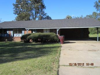 213 Meadowbrook Rd, Greenwood, MS 38930 