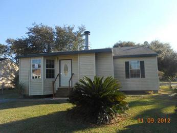 2102 Cleveland Ave, Pascagoula, MS 39567 