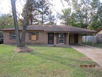 5551 Winterwoods Dr, Horn Lake, MS 38637 