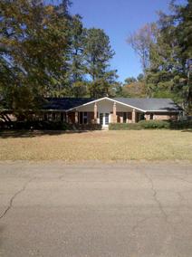204 Colonial Cir, Starkville, MS 39759 