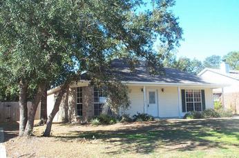 1525 S 9th St, Ocean Springs, MS 39564 