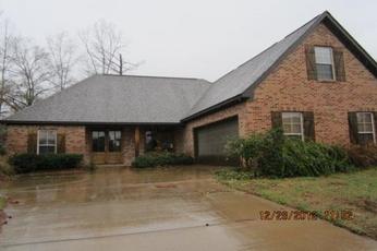 105 Bridgeton Ct, Canton, MS 39046 