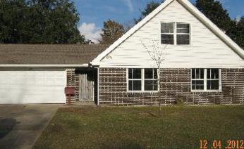 2112 Sandalwood Pl, Gautier, MS 39553 