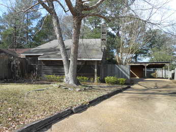 102 1/2 Eager St, Clinton, MS 39056 