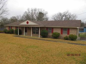 37 Pontotoc St, Starkville, MS 39759 