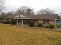 37 Pontotoc St, Starkville, MS 39759 