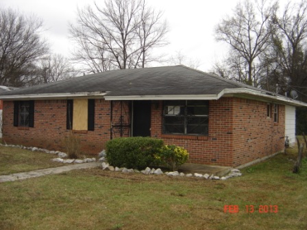 1806 10th Ave  N, Columbus, MS 39701 