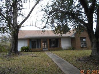 3 Ellington Dr, Long Beach, MS 39560 