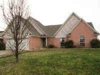 121 Evergreen Dr, Senatobia, MS 38668 