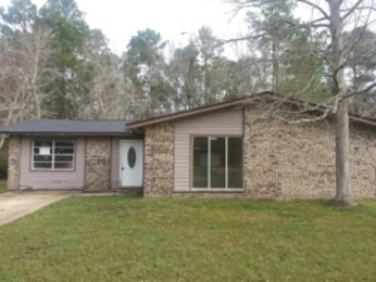 1604 Riverside Dr, Gautier, MS 39553 