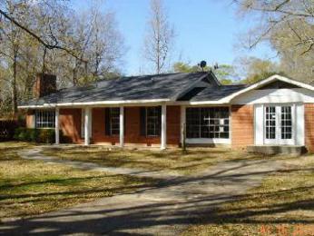 431 N Main St, Poplarville, MS 39470 