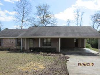 140 Pinewood Dr, Columbus, MS 39702 