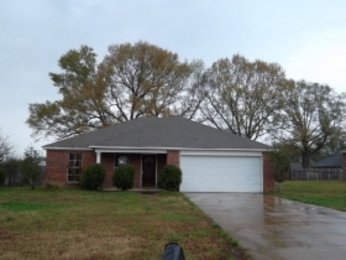 124 Davis Ave, Canton, MS 39046 