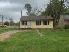 953 Spruce St, Clarksdale, MS 38614 