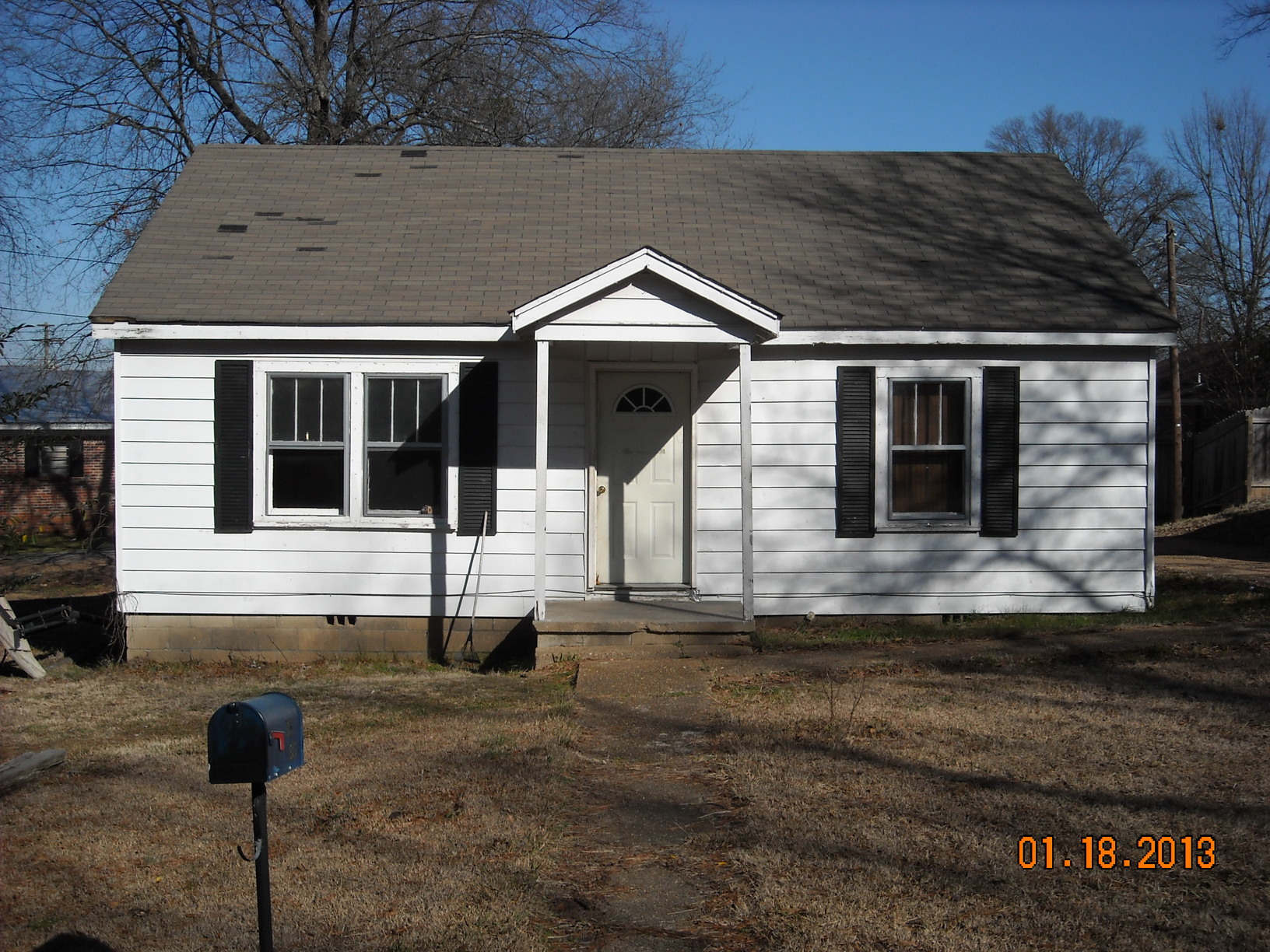 303 East St, Batesville, MS 38606 