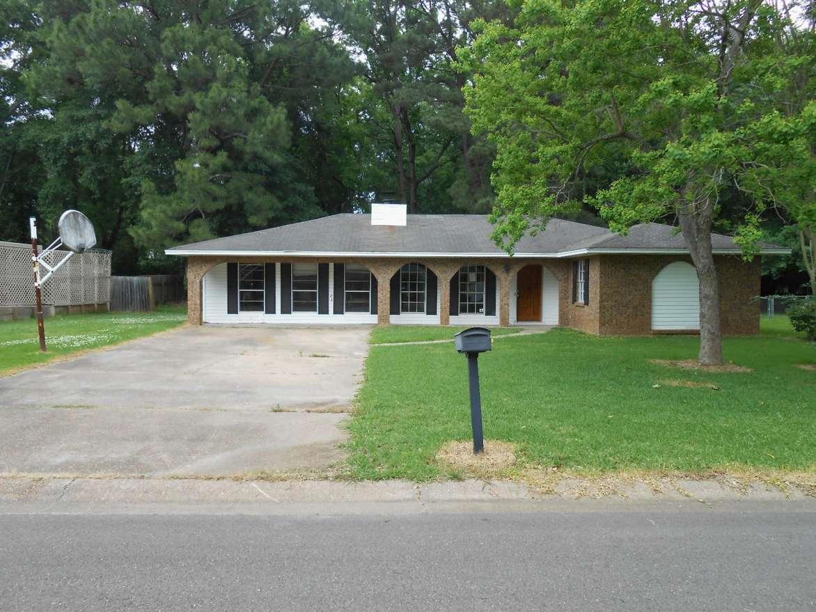402 Brenmar St, Brandon, MS 39042 
