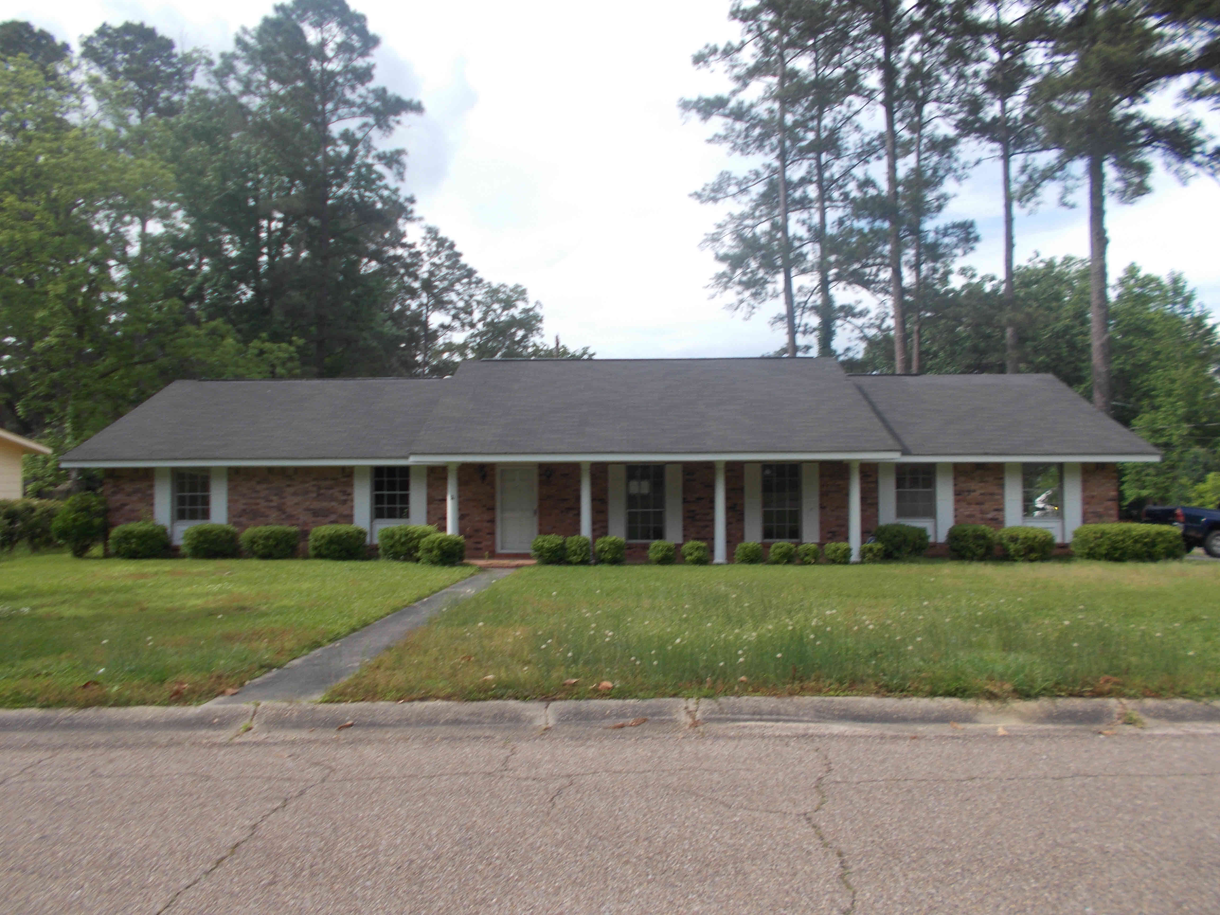 1205 Millsaps Drive, Laurel, MS 39440 