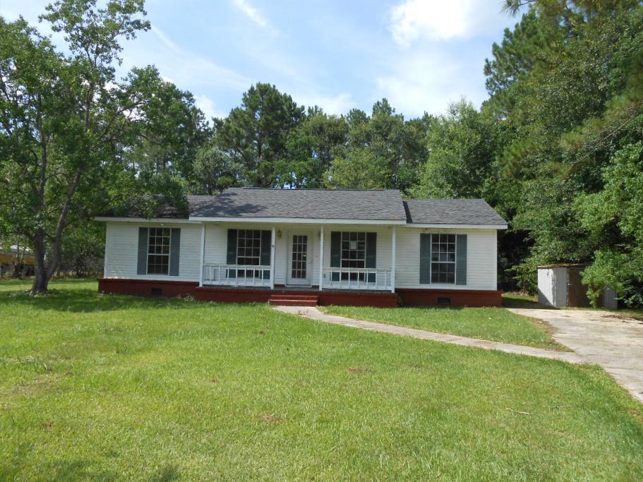 3909 Fairhaven Dr, Moss Point, MS 39562 