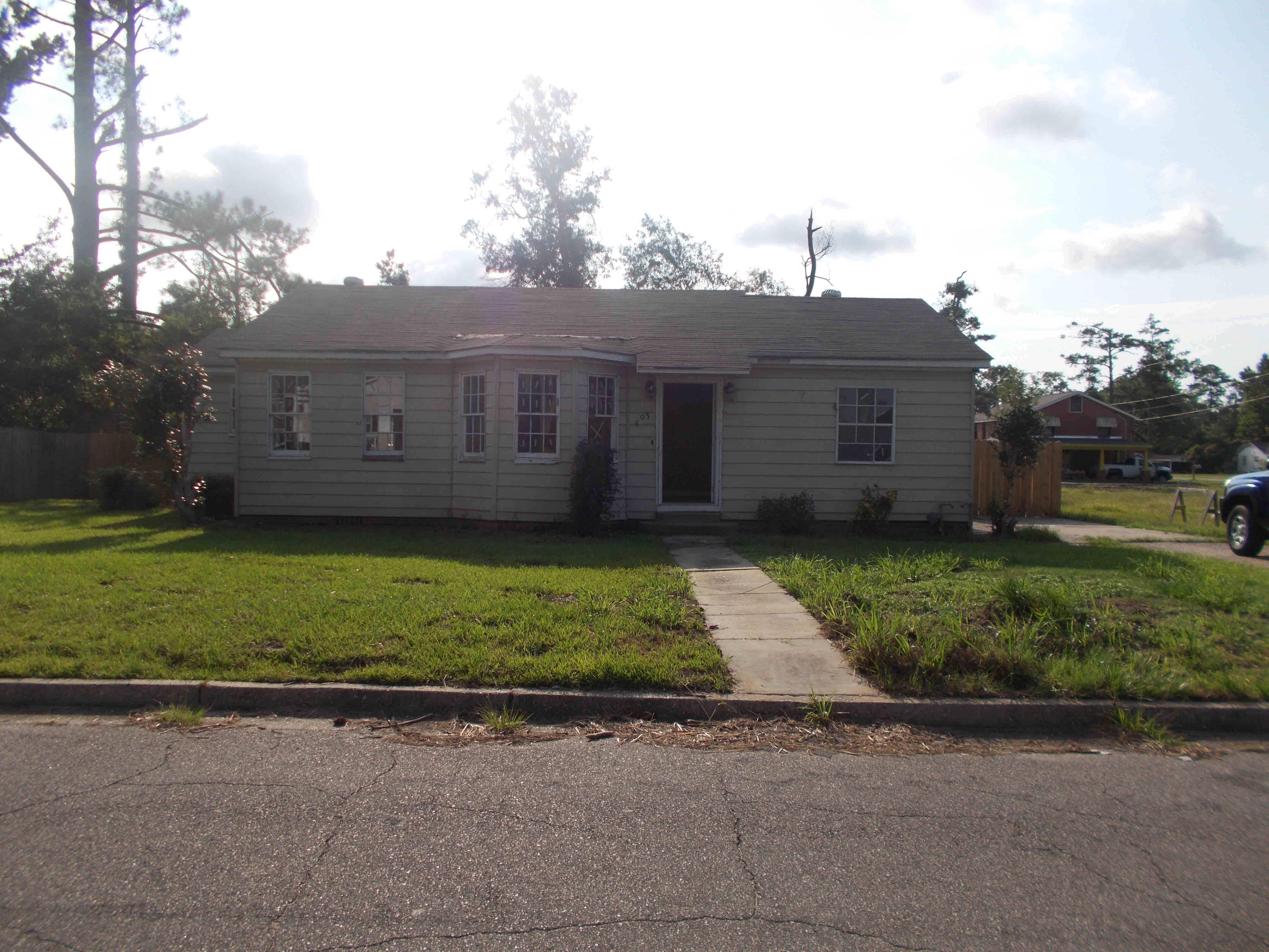 303 N 19th Ave, Hattiesburg, MS 39401 