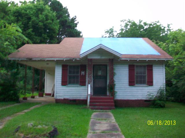 111 E. Brame Ave, West Point, MS 39773 