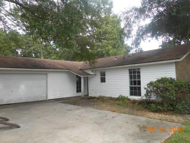 1917 Graveline Road, Gautier, MS 39553 