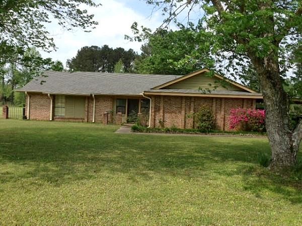 Jess Lyons, Columbus, MS 39705 