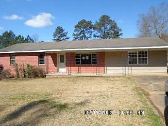 Pinehill Cir, Carthage, MS 39051 