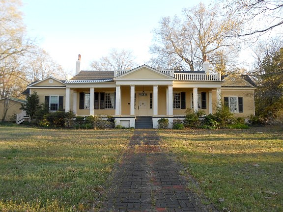 W Gholson Ave, Holly Springs, MS 38635 