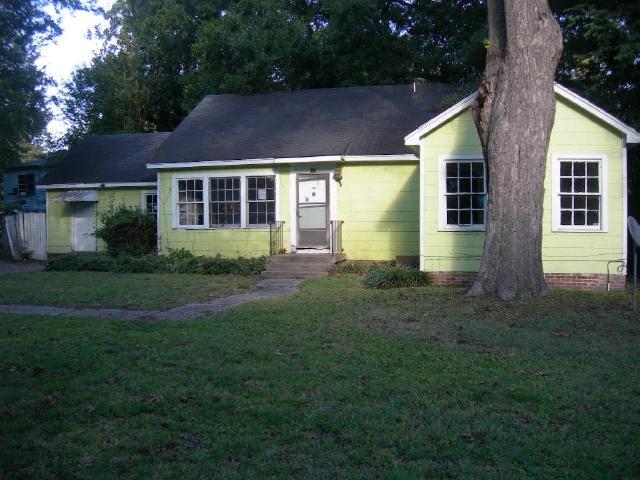 436 Fairview Ave, Greenville, MS 38701 