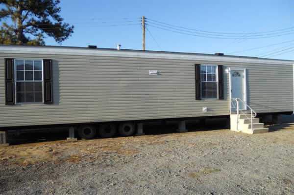 720 SOUTHEAST BOULEVARD, Clinton, NC 28328 