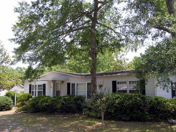 55 Pinestraw Drive, Hampstead, NC 28443 