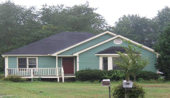 1013 Meadow Creek Drive, Clayton, NC 27520 