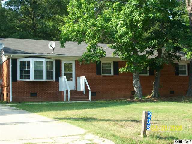 208 Gumtree St, Wadesboro, NC 28170