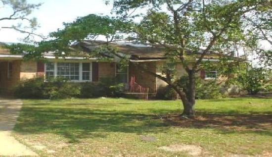 7523 Overbrook Drive, Fayetteville, NC 28303 