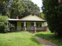 2933  N GLENN AV, Winston-Salem, NC 27105 