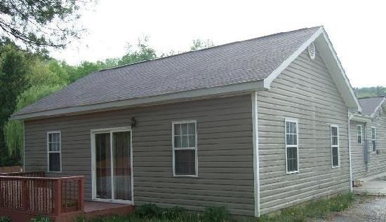 2102 Kingsbury Road, Hendersonville, NC 28791 