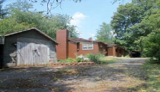 111 Honeysuckle Ridge, Canton, NC 28716 