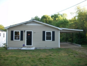 2010 Gagner St, Statesville, NC 28677 