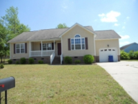 102 Thompson Dr, Selma, NC 27576 