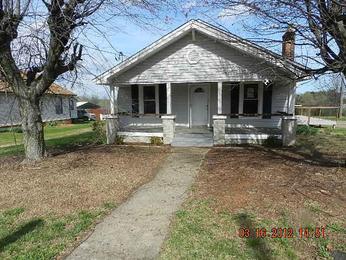 359 21st St SE, Hickory, NC 28602 