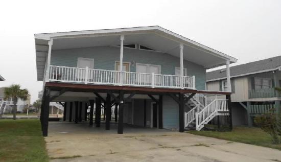 11 Newport Street, Ocean Isle Beach, NC 28469 