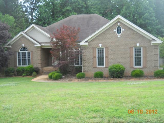 173  FERNBROOK DRIVE, MOORESVILLE, NC 28117 