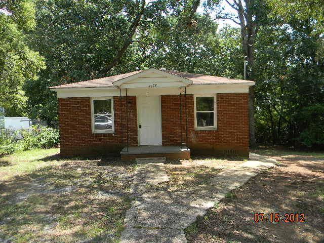 2208 Irma St, Charlotte, NC 28216 